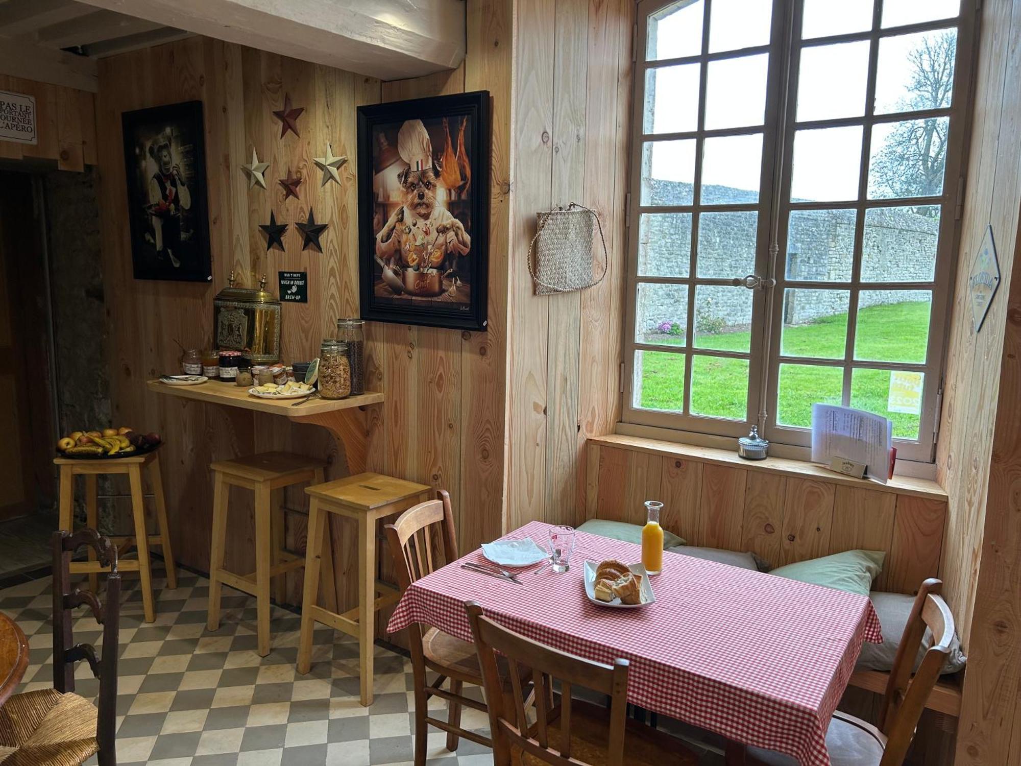 Chateau De Franquetot & D Day Collins Museum Sainte-Mère-Église Buitenkant foto