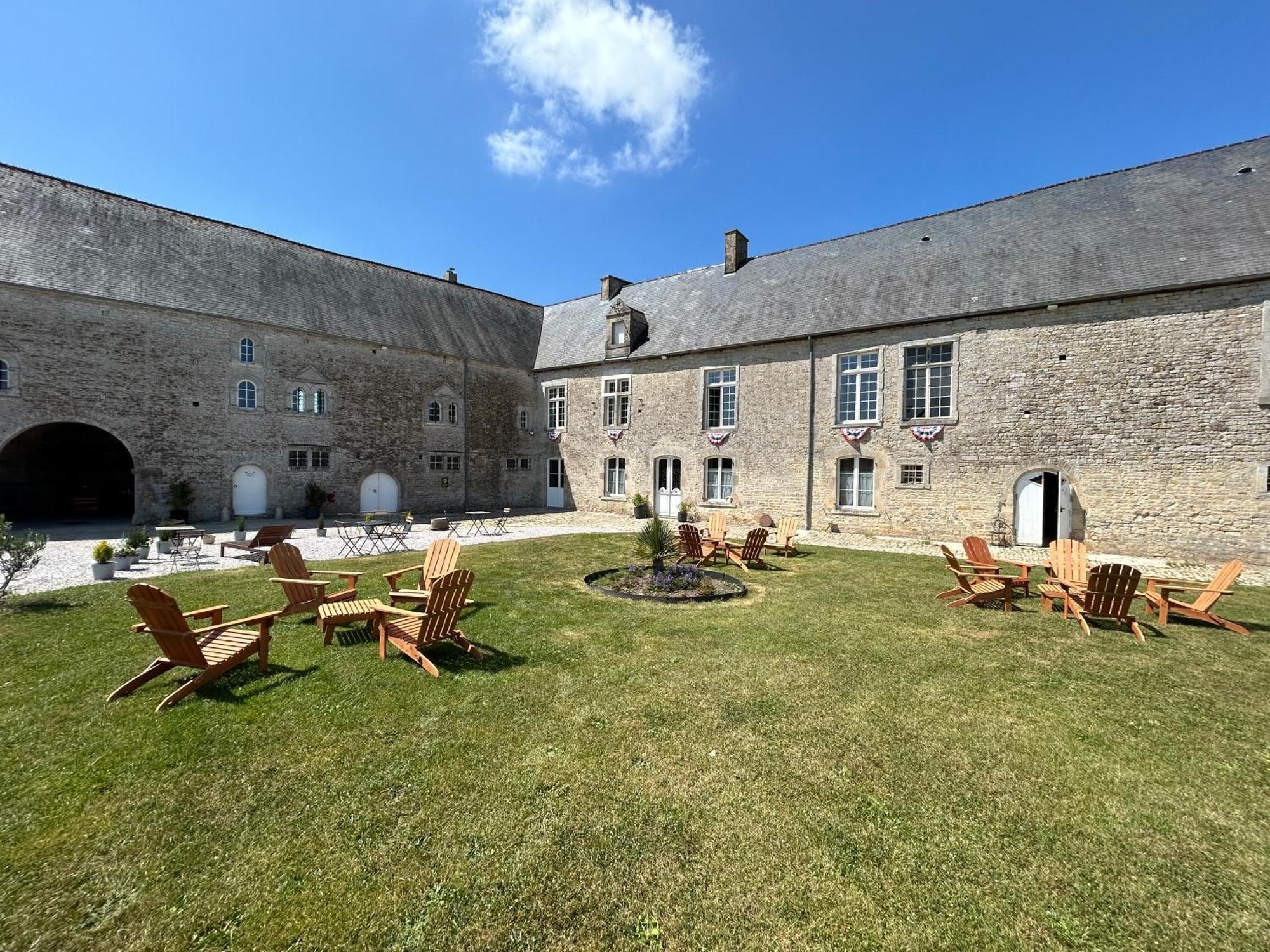 Chateau De Franquetot & D Day Collins Museum Sainte-Mère-Église Buitenkant foto